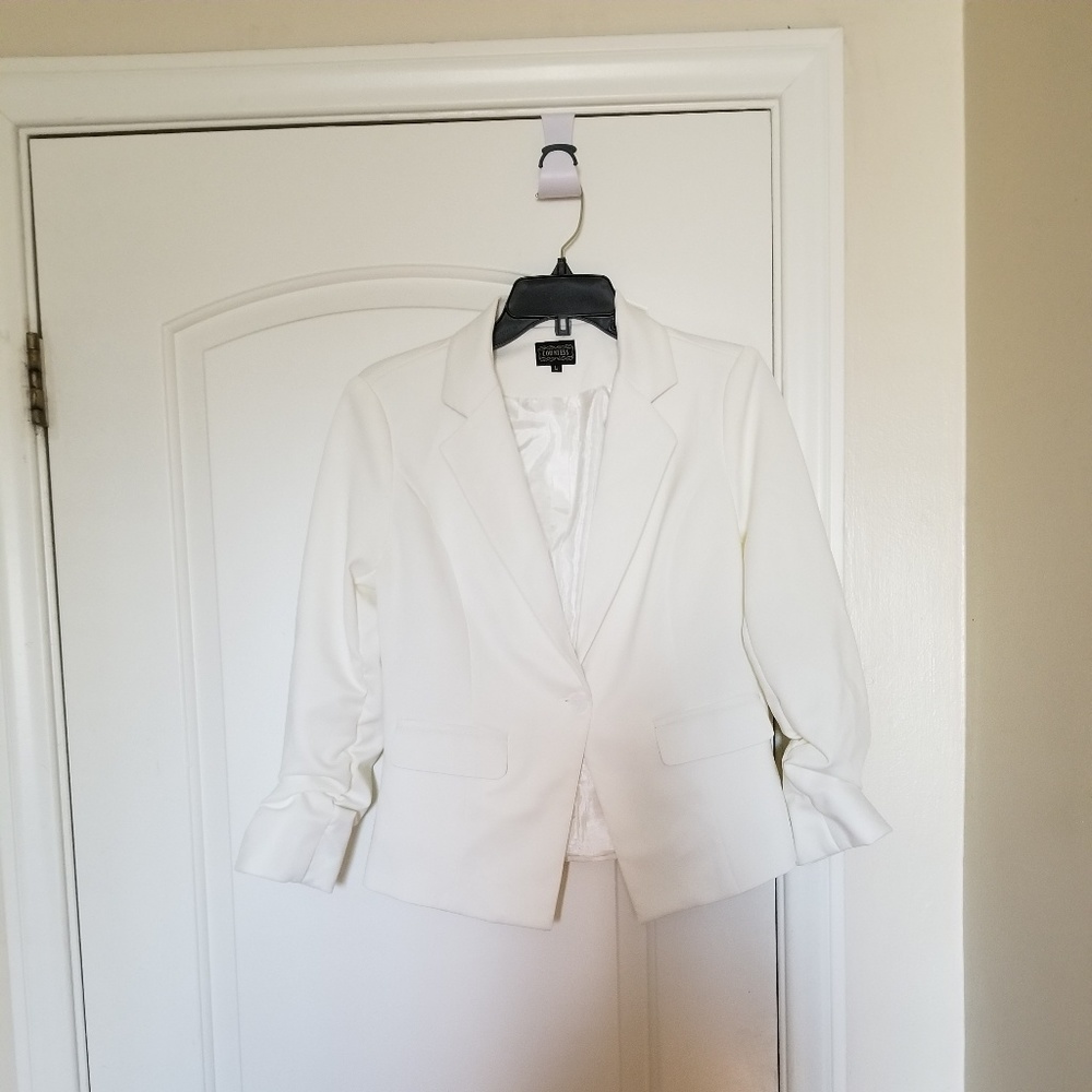 White 3/4 sleeve blazer